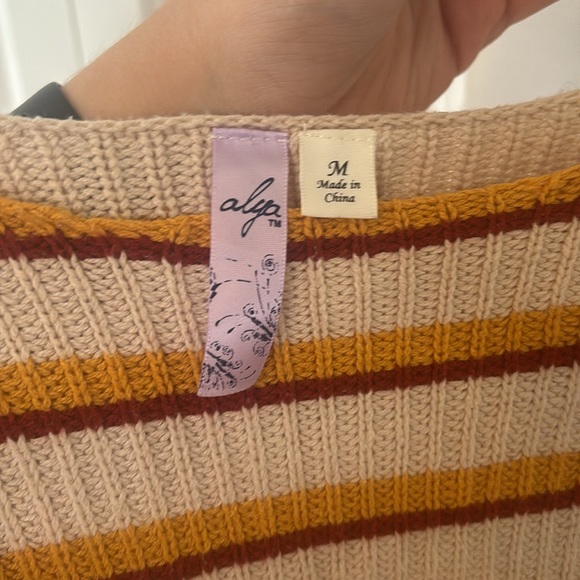 🌸 3/$15 Francesca Stripped Sweater in Medium - Picture 6 of 6